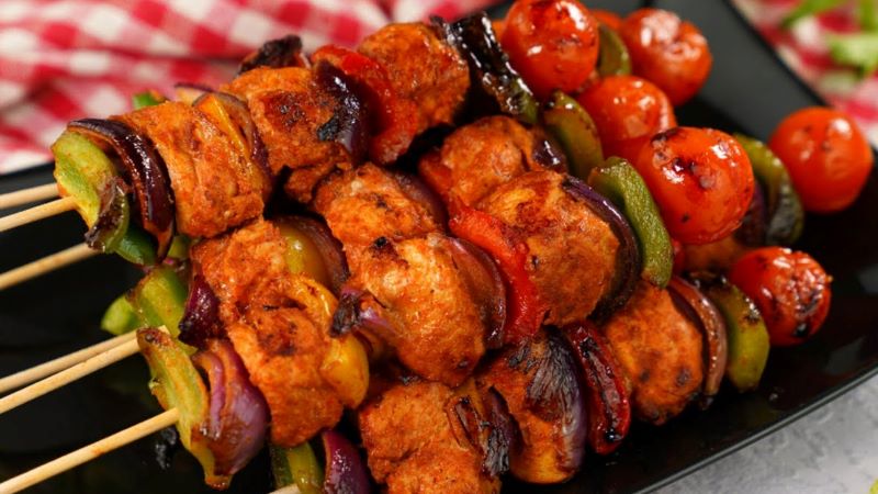 সহজে মজাদার চিকেন সাসলিক তৈরি করবেন যেভাবে